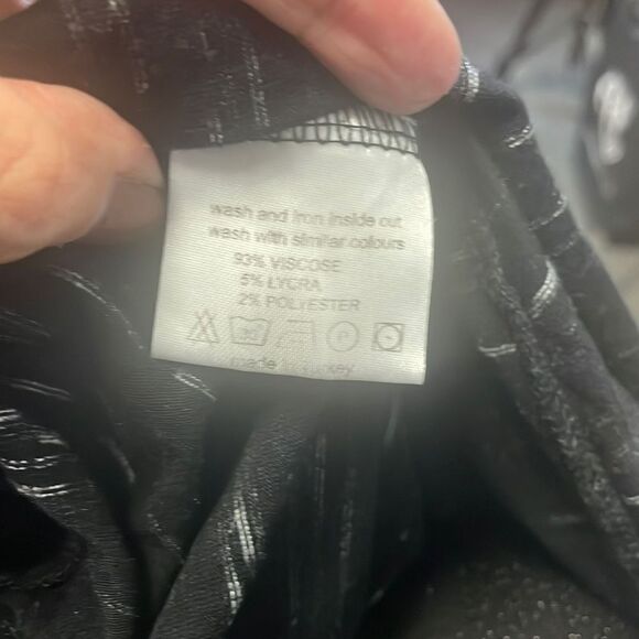 Catwalk Junkie Skirt and Venus top outfit - Picture 9 of 12